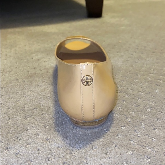 Tan Tori Burch Flats - Picture 3 of 5